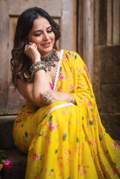 Yellow Color Saree With Un-stitched Blouse - Ibis Fab