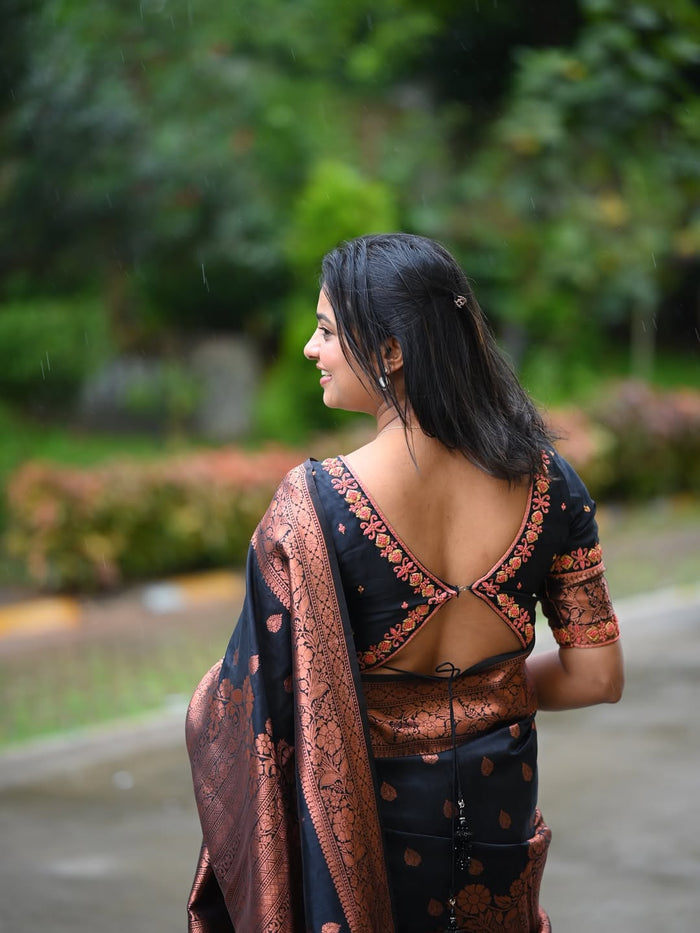 Classic Black Jacquard Saree – Timeless Elegance with a Luxurious Weave