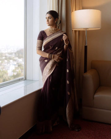 Elegant Maroon Jacquard Saree with Rich Woven Detailing
