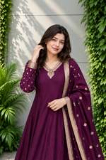 Premium Banarasi Anarkali Suit Set – Handwork & Zari Flare