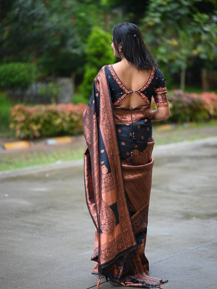 Classic Black Jacquard Saree – Timeless Elegance with a Luxurious Weave