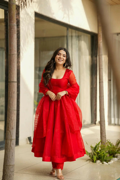 Ruby Royale Thread Work Kurta Set