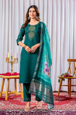 Elegant Green Viscose Silk Embroidered Kurta Set