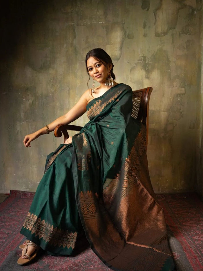 Elegant Green Jacquard Saree – Premium Festive & Traditional Wear for Women
