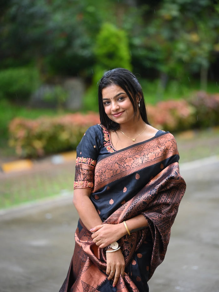 Classic Black Jacquard Saree – Timeless Elegance with a Luxurious Weave