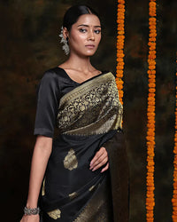 Classic Black Jacquard Saree – Luxurious Woven Texture & Elegant Festive Look