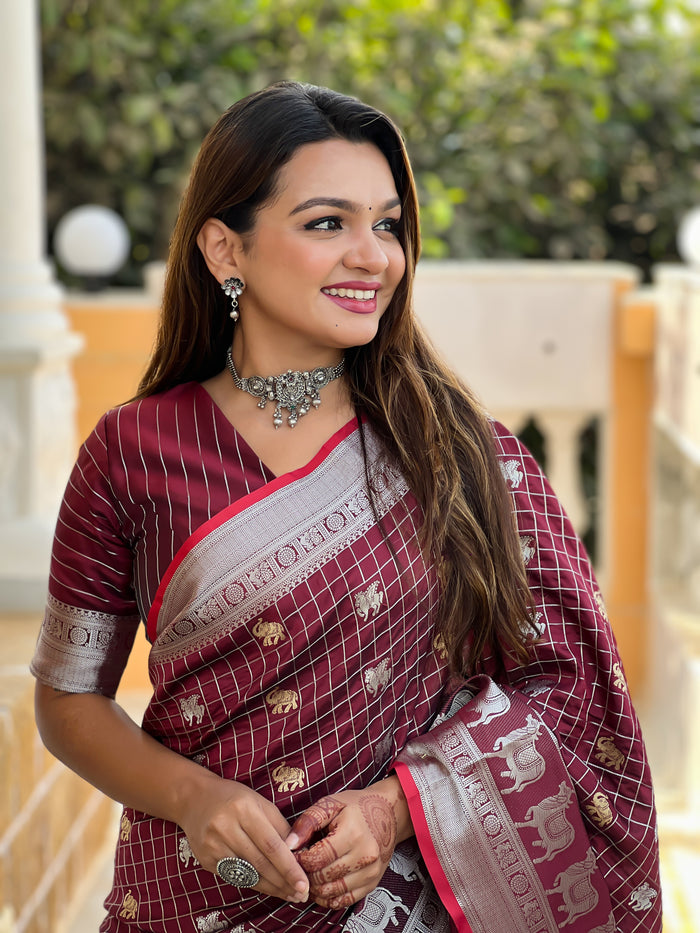 Elegant Maroon Jacquard Saree – Timeless Weave & Premium Festive Style