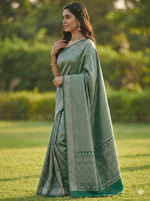 Green Jacquard Saree – Rich Traditional Weave & Festive Elegance