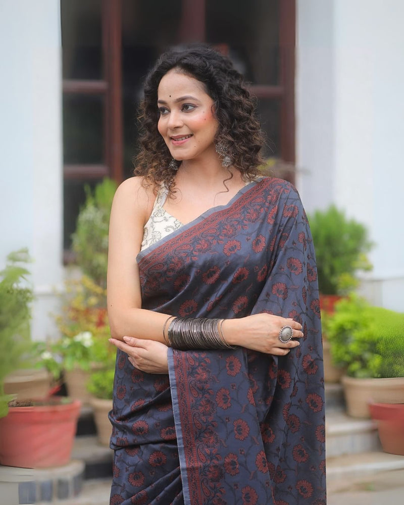 Elegant Navy Blue Jacquard Saree