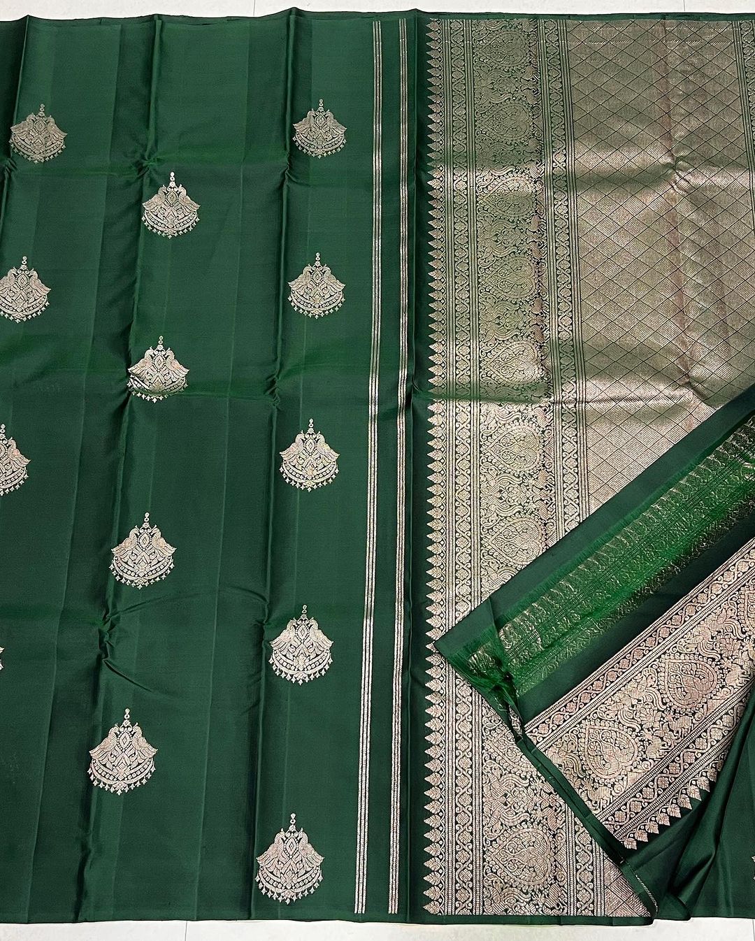 Graceful Mahendi Green Jacquard Saree