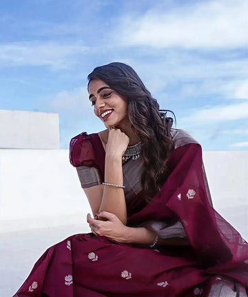 Royal Wine Jacquard Saree – Luxurious Woven Texture & Festive Elegance