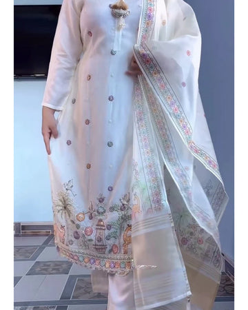 Elegant Off-White Premium Embroidered Kurta Set with Dupatta