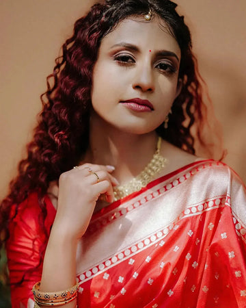 Vibrant Red Jacquard Saree – Luxurious Woven Texture & Festive Elegance