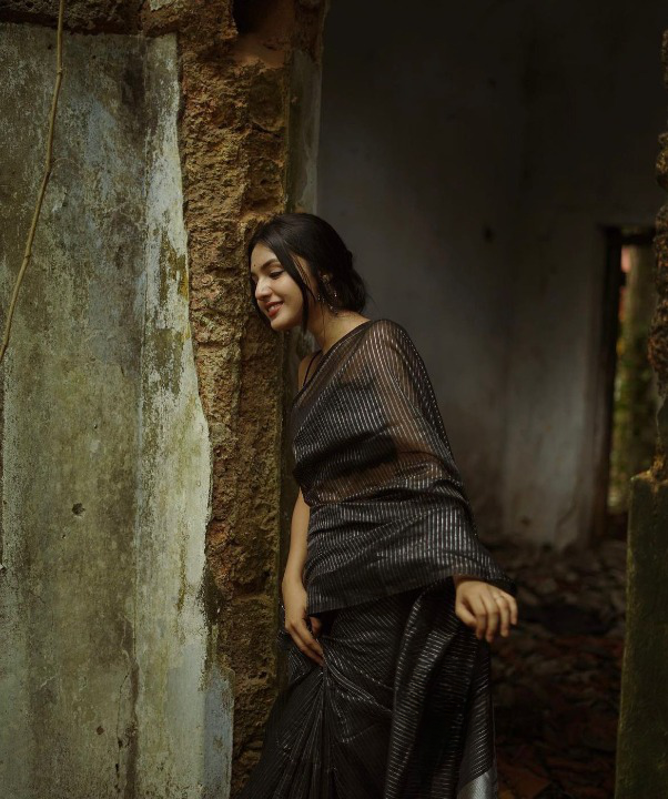Black Grey Jacquard Saree for Sophisticated Festive & Party Elegance