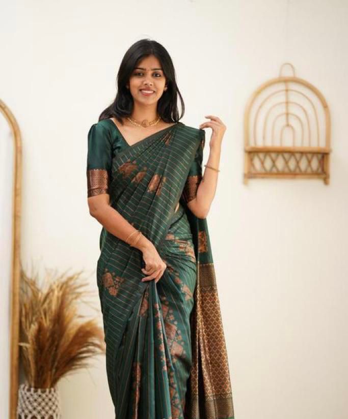 Elegant Green Jacquard Saree for Festive, Party & Traditional Wear