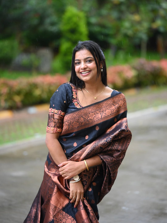 Classic Black Jacquard Saree – Timeless Elegance with a Luxurious Weave