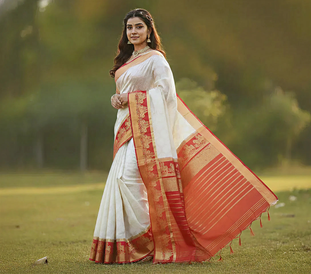 Arresting White Color Kanjivaram