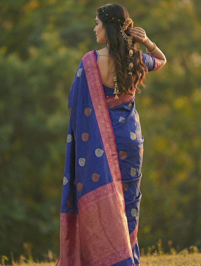 Graceful Blue Jacquard Saree – Premium Indian Ethnic Wear for Festive Elegance