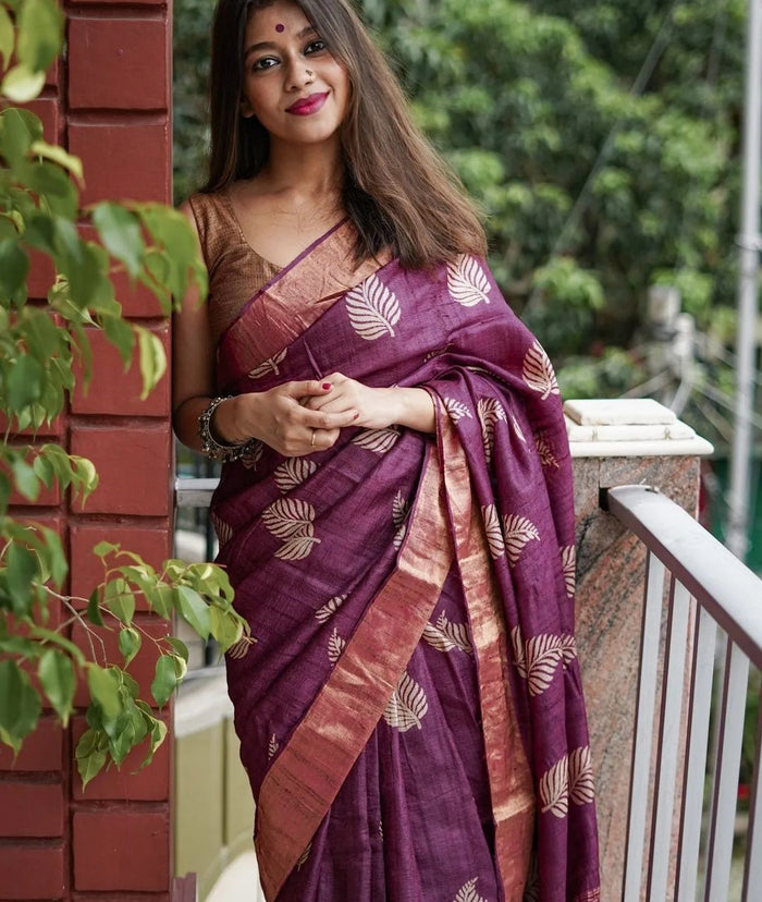 Royal Wine Jacquard Saree – Luxurious Weave for Festive & Elegant Occasions