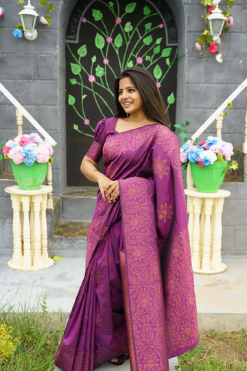 Luxury Dark Purple Jacquard Saree – Rich Weave & Timeless Elegance