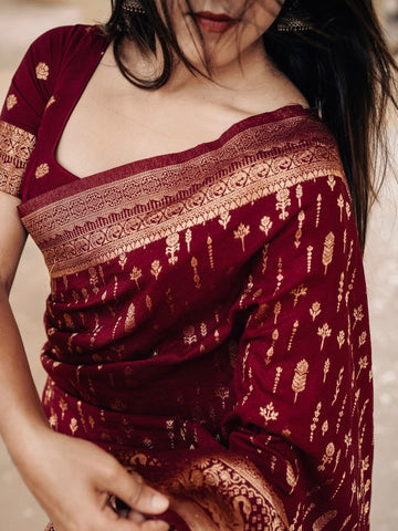 Rich Maroon Jacquard Saree – Elegant Woven Saree for Wedding, Festive & Party Wear