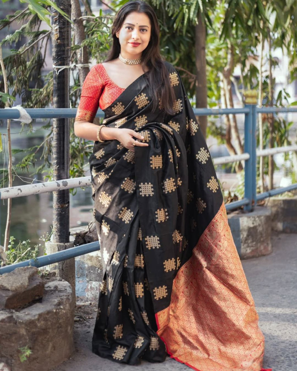 Elegant Black Jacquard Saree 