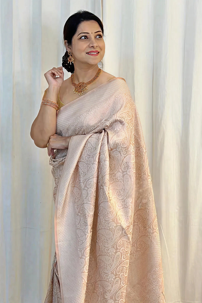 Elegant White Jacquard Saree – Timeless Weave, Lightweight & Festive Ready