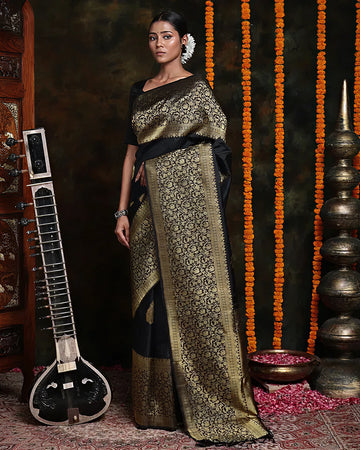 Classic Black Jacquard Saree – Luxurious Woven Texture & Elegant Festive Look