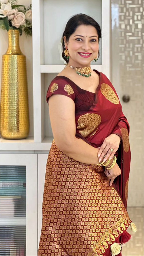 Luxury Red Jacquard Saree for Women – Rich Weave Festive & Wedding Wear