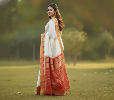 Arresting White Color Kanjivaram