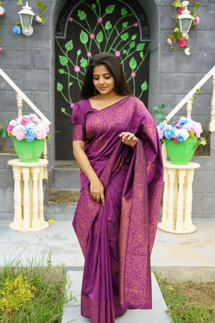 Luxury Dark Purple Jacquard Saree – Rich Weave & Timeless Elegance