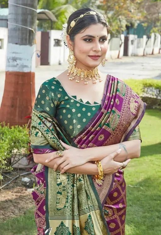 Graceful Purple Jacquard Saree