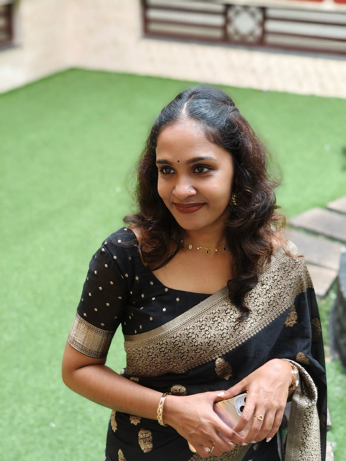 Midnight Black Jacquard Saree – Refined Woven Artistry for Elegant Occasions