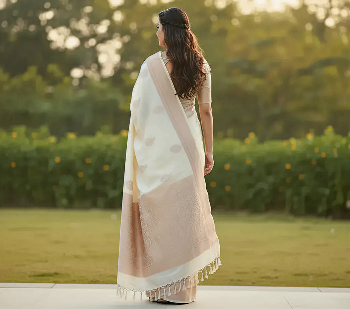Off White Jacquard Saree – Timeless Elegance with Premium Detailing