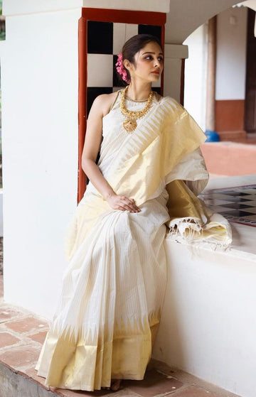 Pure White Jacquard Saree – Elegant Woven Texture & Timeless Festive Wear