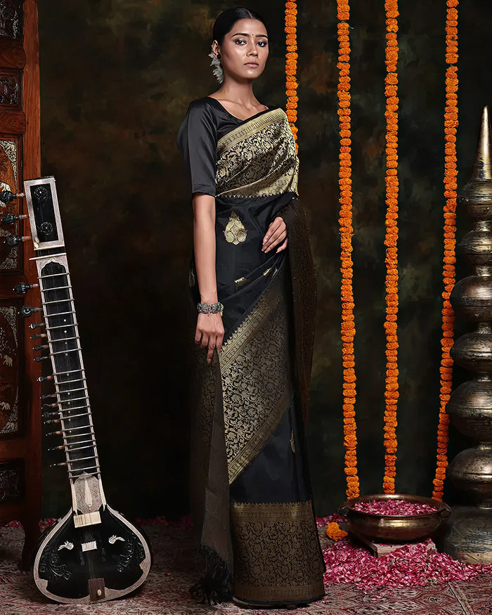 Classic Black Jacquard Saree – Luxurious Woven Texture & Elegant Festive Look
