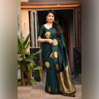 Elegant Green Jacquard Saree for Women – Festive & Party Wear Designer Drape