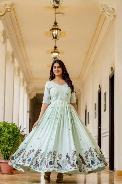 Pista Chinon Embroidered Suit Set