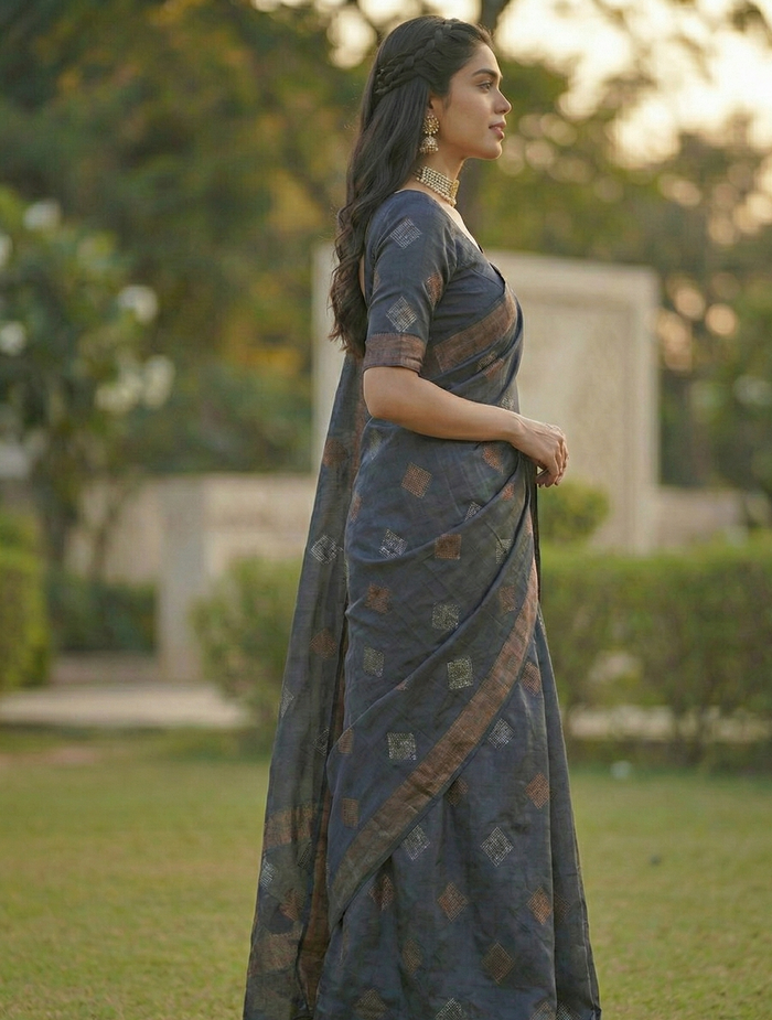 Grey Jacquard Saree – Elegant Woven Saree for Timeless Style