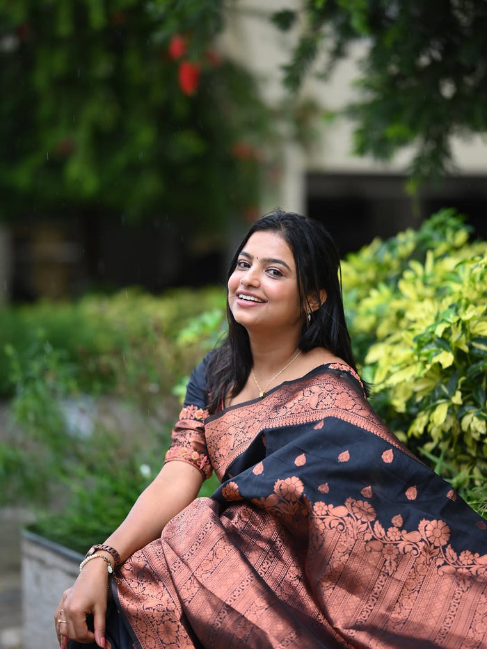 Classic Black Jacquard Saree – Timeless Elegance with a Luxurious Weave