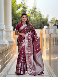 Elegant Maroon Jacquard Saree – Timeless Weave & Premium Festive Style
