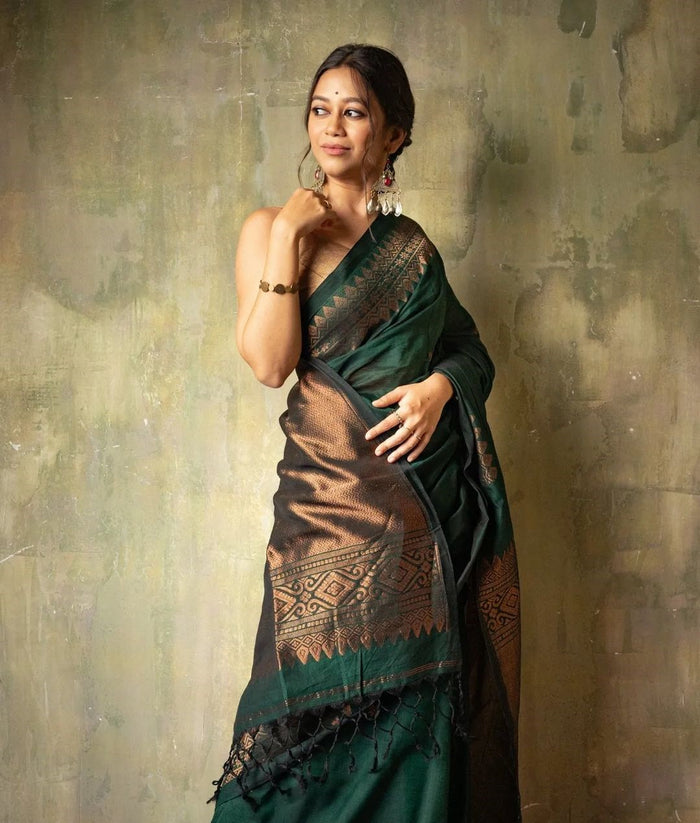 Elegant Green Jacquard Saree – Premium Festive & Traditional Wear for Women