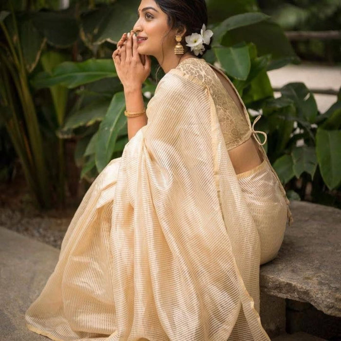 Elegant Off-White Jacquard Saree – Timeless Style with Rich Woven Detailing