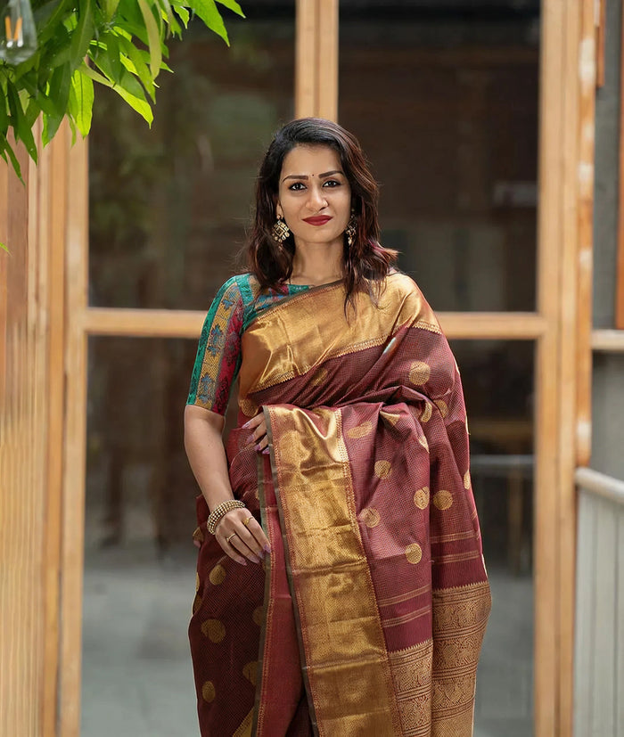 Brown Jacquard Saree – Sophisticated & Timeless Ethnic Wear