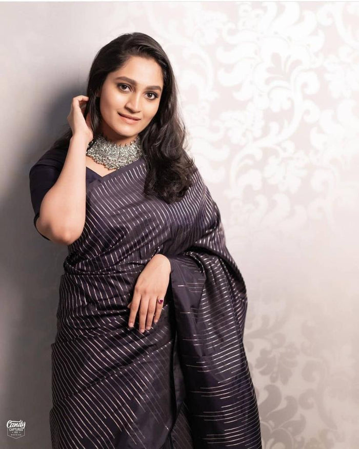 Elegant Purple Jacquard Saree – Premium Weave, Festive & Wedding-Ready