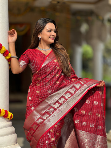 Red Jacquard Saree – Luxe Weave for Festive & Bridal Elegance