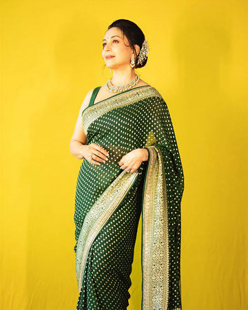 Emerald Green Jacquard Saree – Luxurious Woven Texture & Festive Elegance