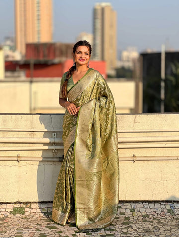 Elegant Pista Green Jacquard Saree – Lightweight Festive & Celebration Wear