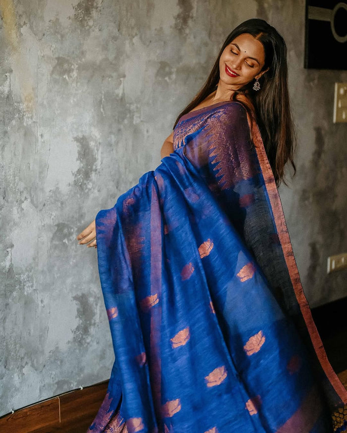 Blue Jacquard Saree – Premium Weave & Elegant Festive Style
