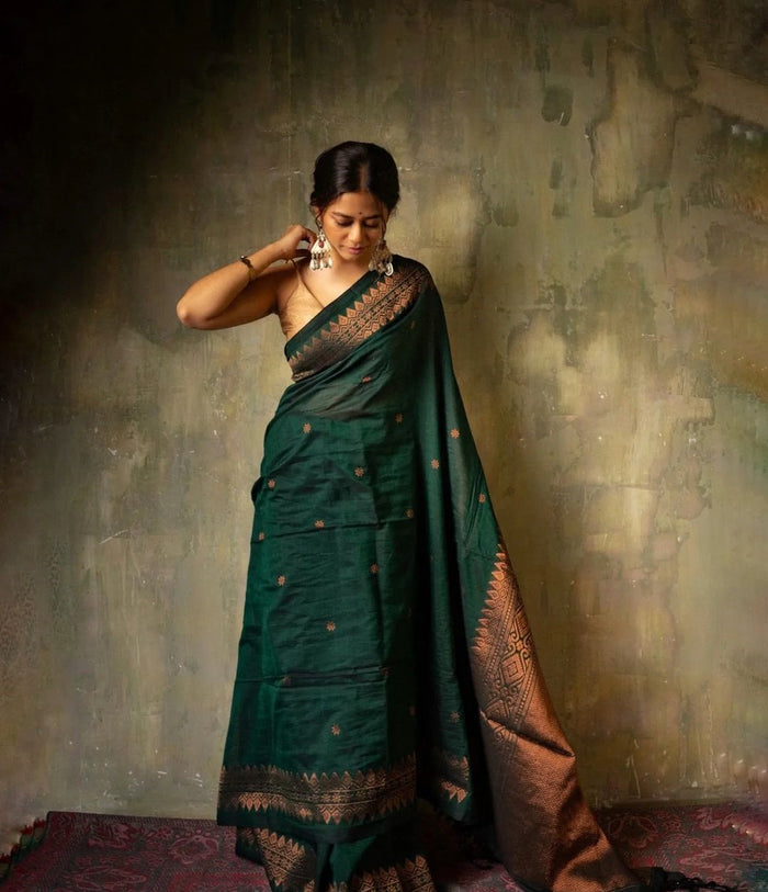 Elegant Green Jacquard Saree – Premium Festive & Traditional Wear for Women